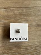 Entretoise ovale argentée Pandora, excellent état, Bijoux, Sacs & Beauté, Bracelets à breloques, Comme neuf, Pandora, Argent, Avec strass