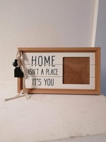 Fotokader "Home isn' t a place, it's you"