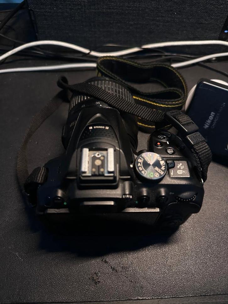 Nikon D5300 + 18-55mm lens + tas + 2 laders (metering error), Audio, Tv en Foto, Fotocamera's Digitaal, Gebruikt, Nikon, 4 t/m 7 keer