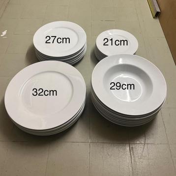 32 delig servies  voor 8 personen beschikbaar voor biedingen