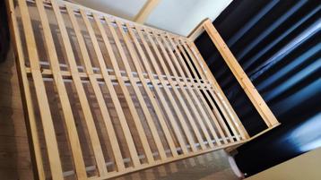 NEIDEN bedframe met LURÖY Lattenbodem 140x200. 60 euro beschikbaar voor biedingen