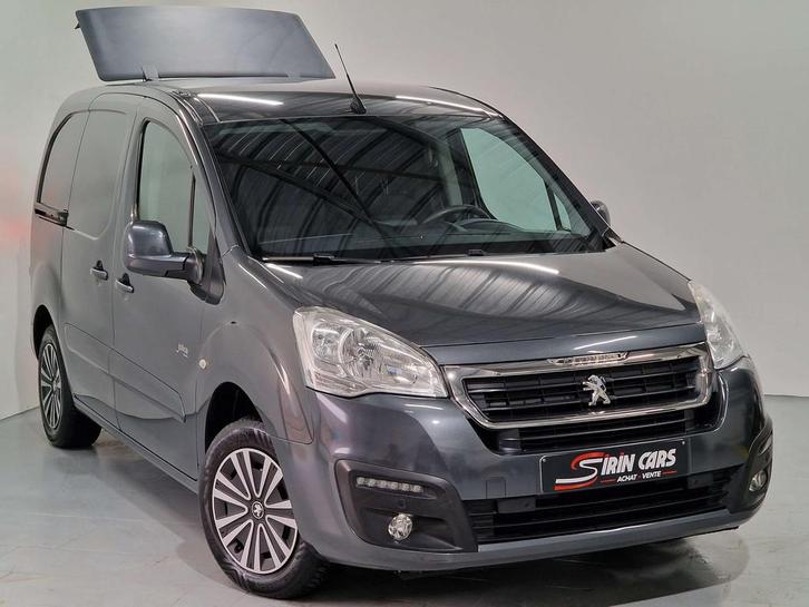 Peugeot Partner 120cv RARE Avec GIRAFON ! 3places | Ecran |, Auto's, Bestelwagens en Lichte vracht, Bedrijf, Te koop, ABS, Achteruitrijcamera