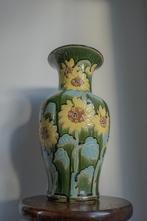 Grand vase à tournesol polychrome émaillé, Antiquités & Art, Enlèvement