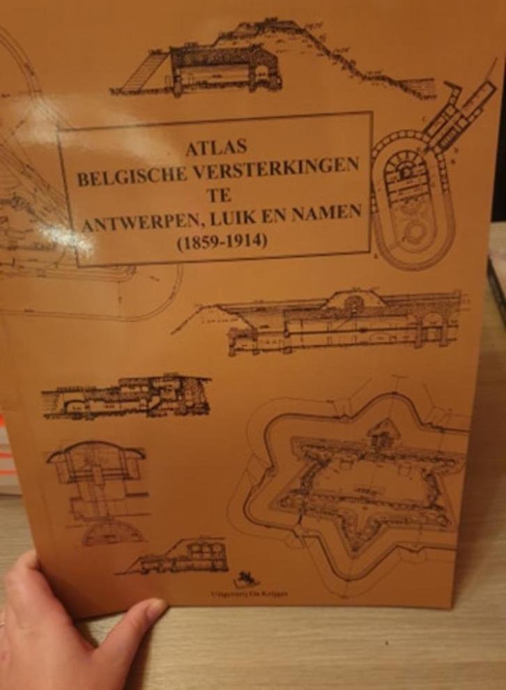 FORTIFICATIONS BELGES ANVERS LIEGE NAMUR Atlas Belgische..., Boeken, Geschiedenis | Nationaal, Nieuw, Ophalen of Verzenden