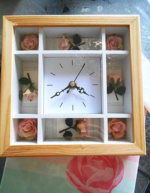 AVON: De klok „Roses”, Huis en Inrichting, Woonaccessoires | Klokken, Nieuw, Wandklok, Ophalen of Verzenden