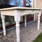 Antiek tafeltje met lades, Enlèvement