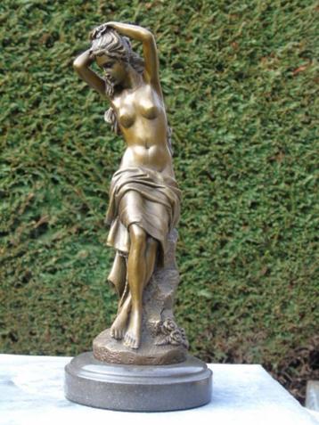 naakte vrouw met borsten, gesigneerd brons, G. BOLOGNA beschikbaar voor biedingen