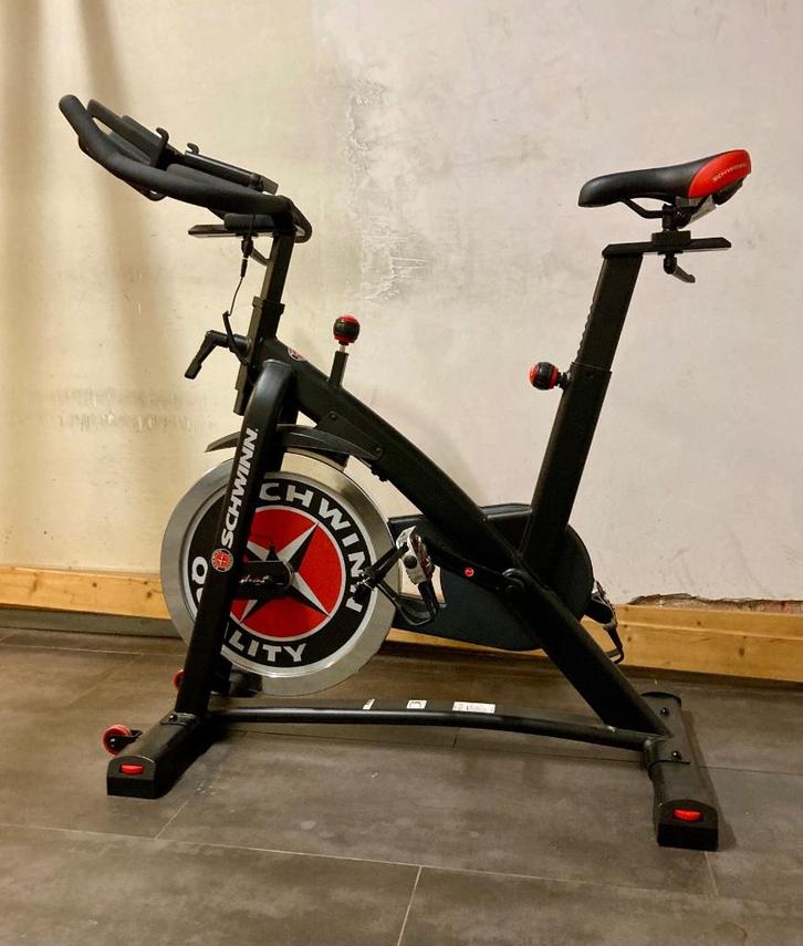 Spinningfiets 700IC Schwinn, Sport en Fitness, Fitnessapparatuur, Zo goed als nieuw, Spinningfiets, Benen, Aluminium, Ophalen