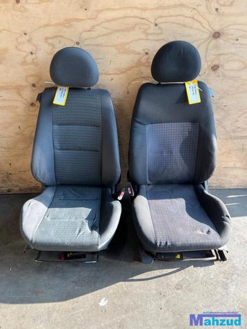 OPEL CORSA C 3 deurs interieur stoel bank 2000-2004 beschikbaar voor biedingen
