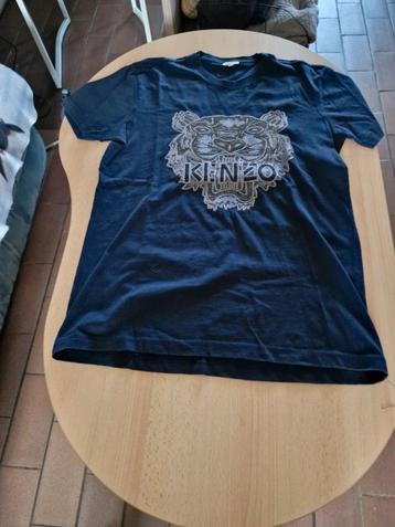 T-shirt maat large beschikbaar voor biedingen