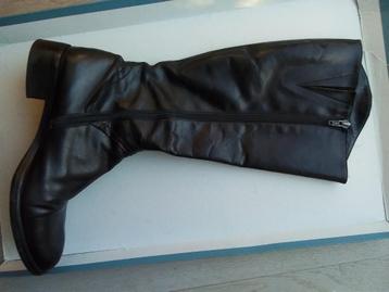 Laarzen 39/39.5 zwart "handmade" beschikbaar voor biedingen