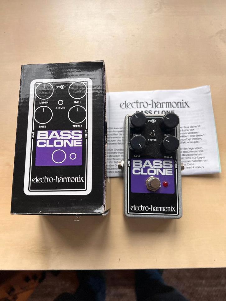 Electro Harmonix Bass Clone, Muziek en Instrumenten, Effecten, Zo goed als nieuw, Chorus, Ophalen of Verzenden
