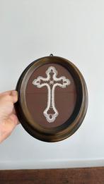 Vintage kruis in kant., Hobby en Vrije tijd, Kantklossen, Ophalen of Verzenden, Zo goed als nieuw, Overige typen