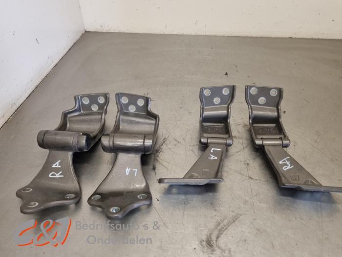 Scharnierset van een Mercedes Vito, Gebruikt, -, Ophalen of Verzenden, -