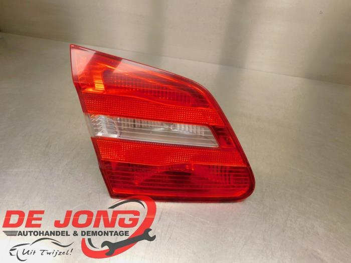 Feu arrière gauche d'un Mercedes B-Klasse, Autos : Pièces & Accessoires, Éclairage, Mercedes-Benz, Utilisé, 3 mois de garantie