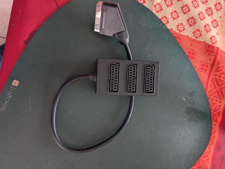 3 quelles vidéos SCART TV, TV, Hi-fi & Vidéo, TV, Hi-fi & Vidéo Autre, Enlèvement ou Envoi