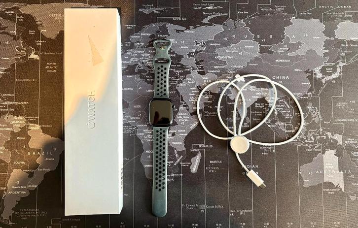 Apple Watch serie 8 45 mm, Bijoux, Sacs & Beauté, Montres connectées, Utilisé, iOS, Noir, Distance, Bandage calorique, État, GPS