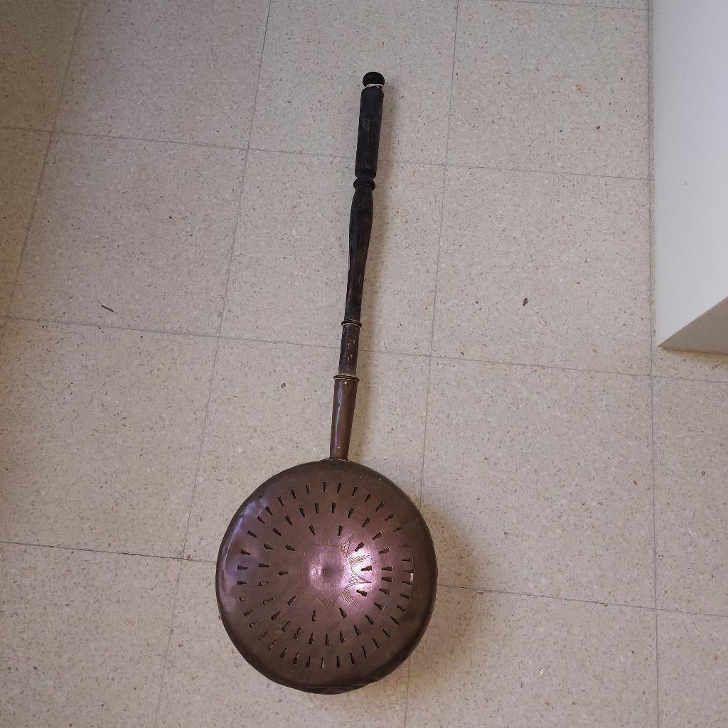 bassin de lit ancien, Enlèvement, Cuivre