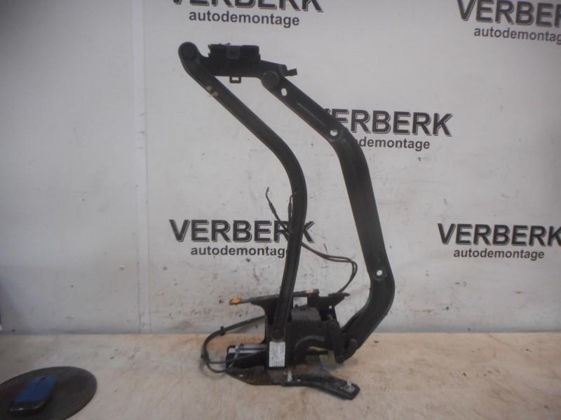 CABRIODAK SCHARNIER rechts Opel Tigra Twin Top (1320099), Gebruikt, Opel