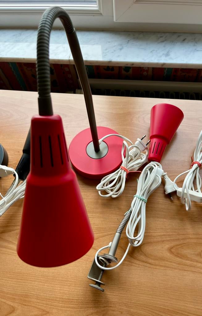 Set rode Ikea bureau tafellamp en klemlamp incl lichtbronnen, Enlèvement, Utilisé