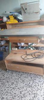 hauteur de l'établi 90 cm largeur 1,20 cm profondeur 50 cm, Bricolage & Construction, Établis, Enlèvement