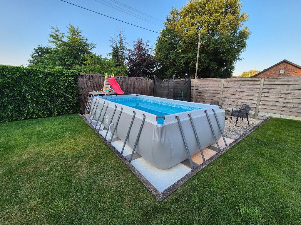 Zwembad 549 x 305 x 122 met ladder en filter, 120 cm of meer, Gebruikt, 300 cm of meer, Ophalen of Verzenden