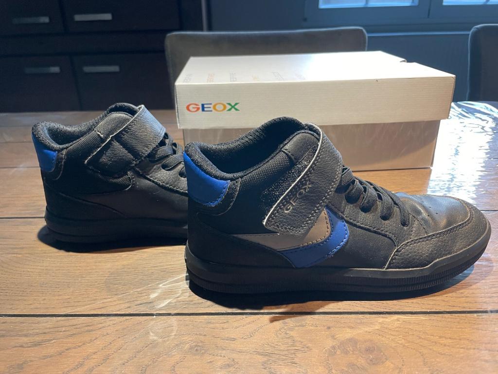 Jongens schoen GEOX maat 35, Kinderen en Baby's, Kinderkleding | Schoenen en Sokken, Ophalen, Schoenen, Zo goed als nieuw, Jongen