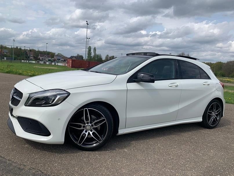 Mercedes A160 AMG Line – Panodak – Full Option – Perf Staat, Auto's, Mercedes-Benz, Voorwielaandrijving, 75 kW, 4 cilinders, 1600 cc