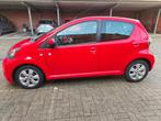Toyota Aygo - 2014 - 101000 KM - 1.0L Benzine, Autos, Rouge, Euro 5, Achat, 998 cm³