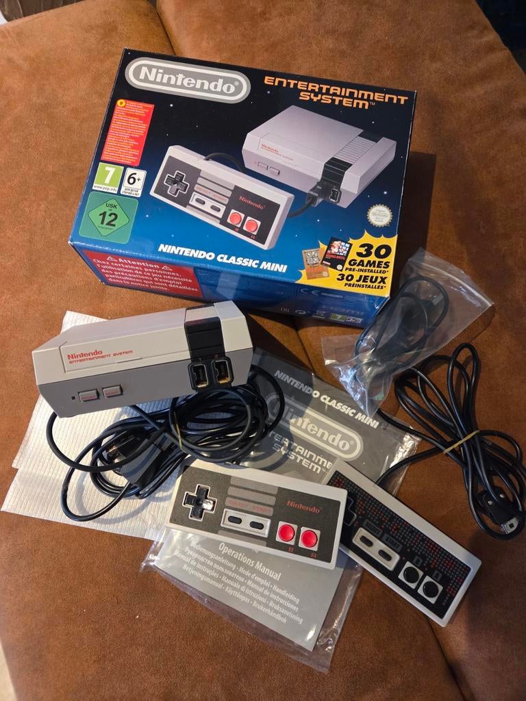 Nintendo Classic mini, Consoles de jeu & Jeux vidéo, Enlèvement, Avec 2 manettes