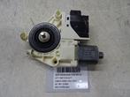 MOTEUR LEVE VITRE ELECTRIQUE AVANT DROIT Jeep Renegade (BU), Utilisé, Droite, Jeep