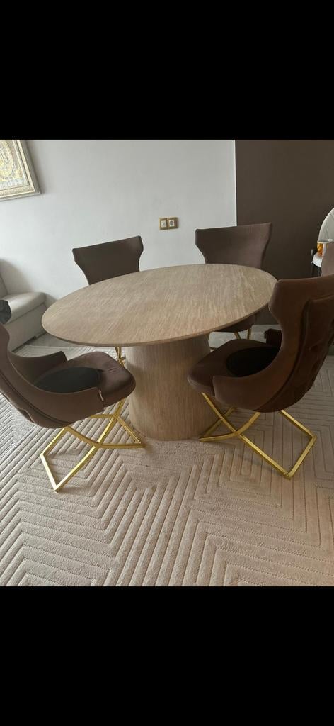 4 chaises de salle à manger brunes avec pieds dorés, Maison & Meubles, Chaises, Enlèvement ou Envoi, Comme neuf, Brun, Modern chic met een vleugje hotel luxe.