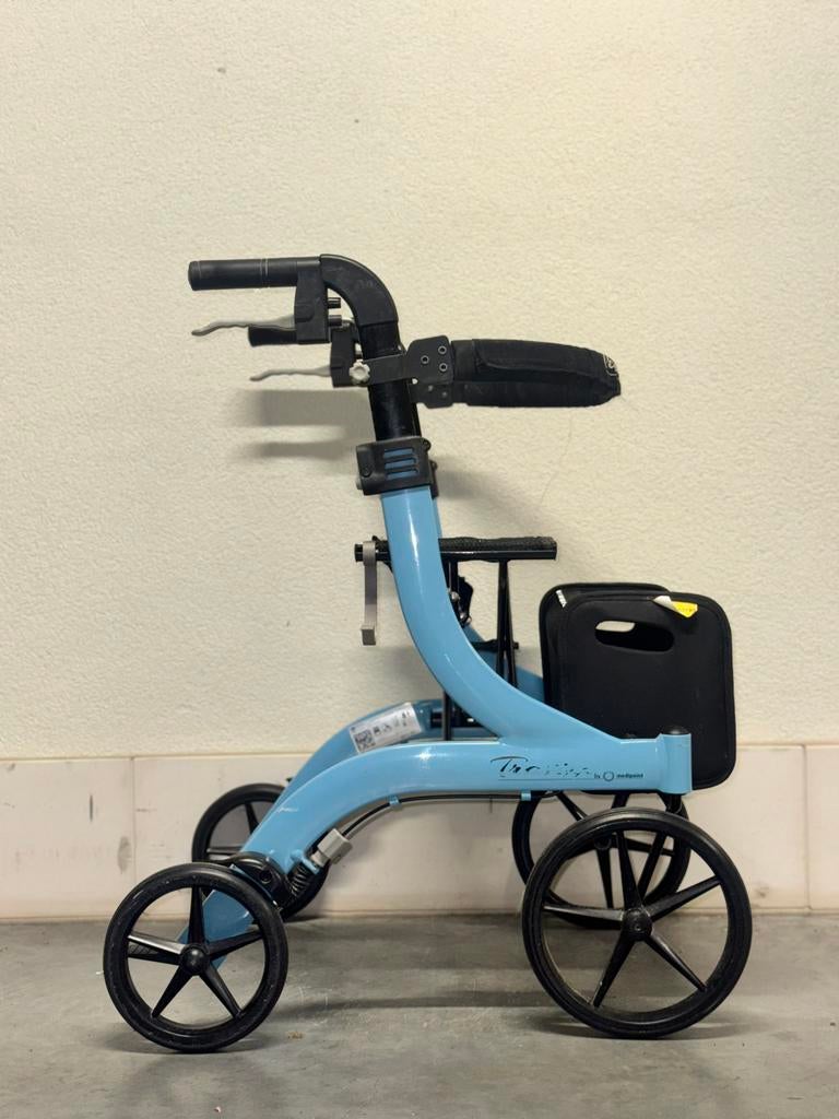 Prachtig Plooibaar lichtgewicht rollator met grote banden, Diversen, Ophalen of Verzenden, Lichtgewicht, Zo goed als nieuw