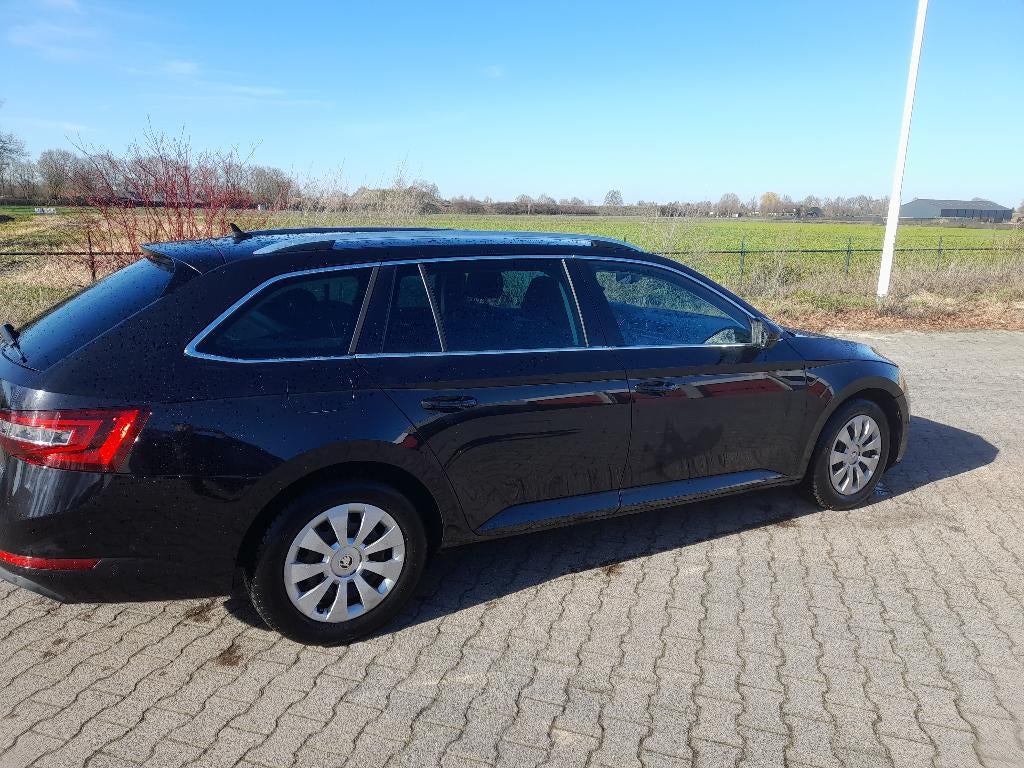 Skoda superb, Auto's, Skoda, Particulier, Superb, ABS, Achteruitrijcamera, Airbags, Airconditioning, Bluetooth, Bochtverlichting