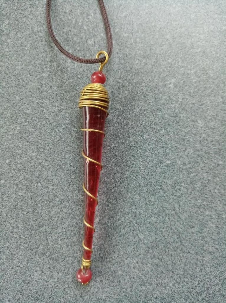 groot gekleurde vol- glas hanger (11cm) rood - goudkleur, Bijoux, Sacs & Beauté, Pendentifs, Rouge, Enlèvement ou Envoi, Autres représentations