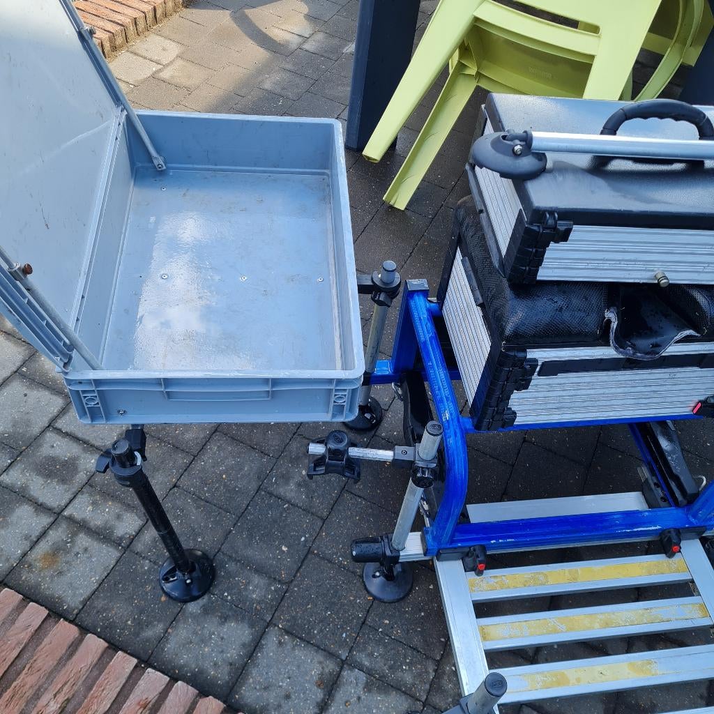 Rive visstation  d 25, Watersport en Boten, Hengelsport | Witvissen, Ophalen, Gebruikt, Complete set