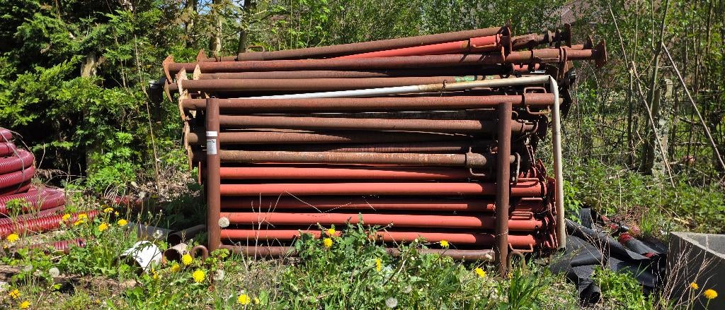 Lot d'étançons avec rack, Bricolage & Construction, Échafaudages, Enlèvement, Utilisé, Autres types, Moins de 2 mètres