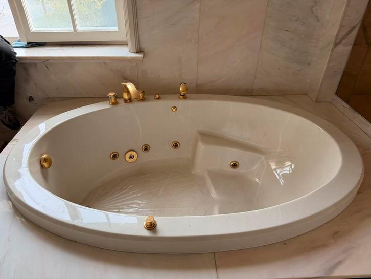 Marmeren bad, Huis en Inrichting, Badkamer | Complete badkamers, Zo goed als nieuw, Ophalen