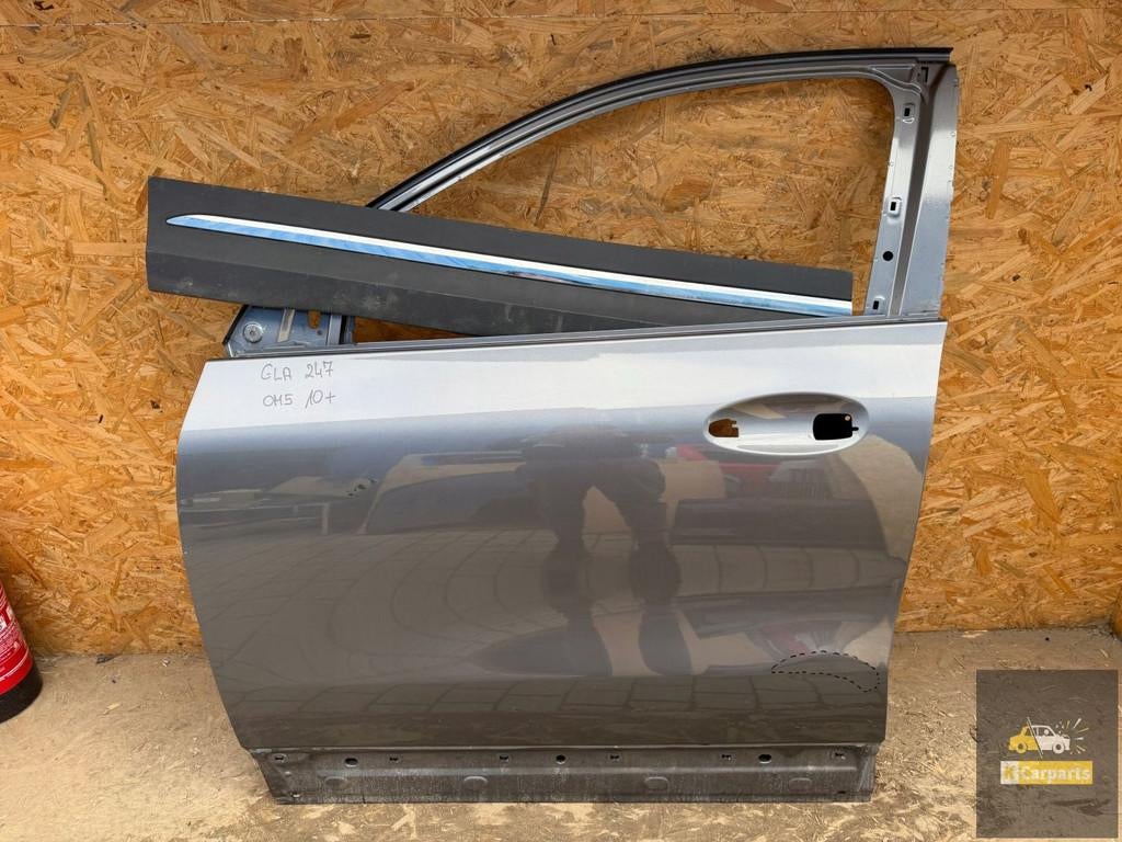 Mercedes GLA W247 porte avant gauche, Autos : Pièces & Accessoires, Mercedes-Benz AG, Mercedes-Benz, Utilisé, Mercedesstrasse 120
70372  Stuttgart, DE
