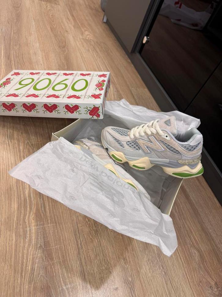 New Balance 9060 taille 41.5, Vêtements | Hommes, Chaussures, Comme neuf, Baskets, Enlèvement ou Envoi