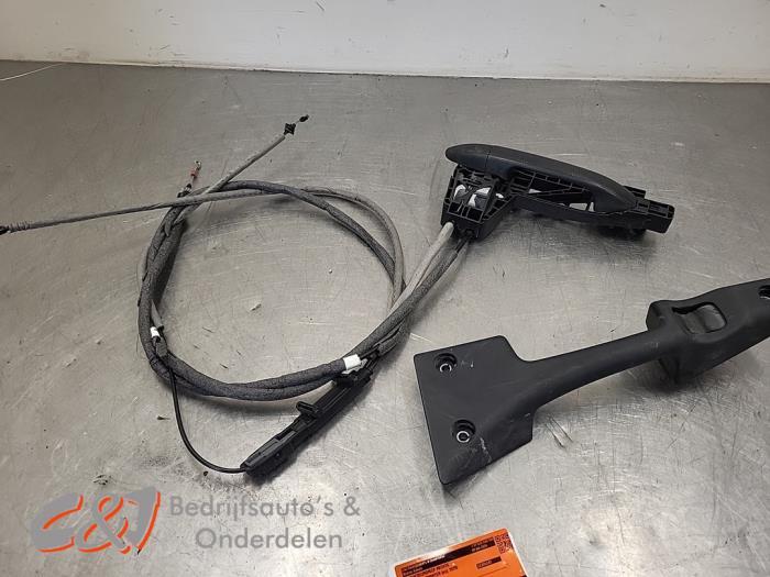 Poignée porte coulissante droite d'un Mercedes Sprinter, 3 mois de garantie, Utilisé, -, -