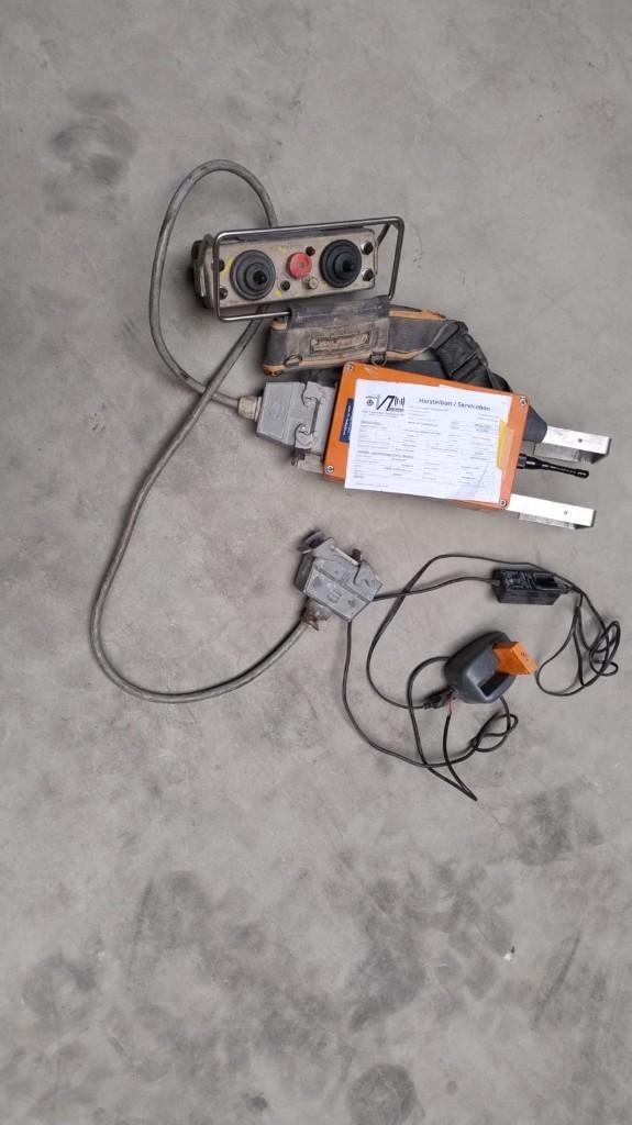 Grue radiocommandée Arcomet, Enlèvement, Engin de levage