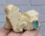 AQUAMARIJN en ORTHOKLAAS uit Erongo NAMIBIE, Ophalen of Verzenden, Mineraal
