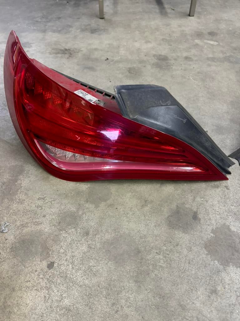 Feu arrière Mercedes CLA berline mod 2016, Enlèvement