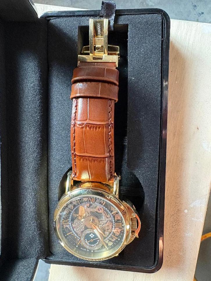 Theorema GM101, Bijoux, Sacs & Beauté, Montres | Hommes, Comme neuf, Montre-bracelet, Autres marques, Acier, Cuir, Enlèvement ou Envoi