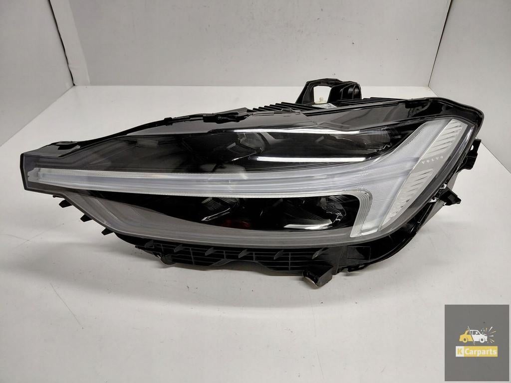 32338984, Volvo XC60 II Lift MID LED-lamp links, Gebruikt, Gunnar Engellaus vag 8
405 31  Gothenburg, SE, Info@volvocars.com, Volvo