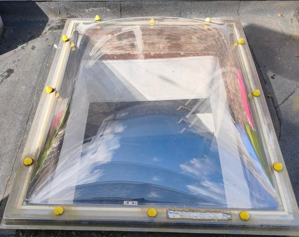 Coupole skylux 116x146cm  ( trou jour 100x 130cm), Bricolage & Construction, Vitres, Châssis & Fenêtres
