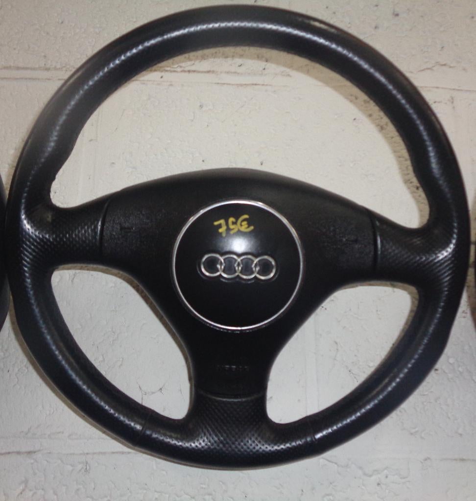 A vendre volant Audi 3 branches, Autos : Pièces & Accessoires, Habitacle & Garnissage, Audi, Utilisé, Enlèvement