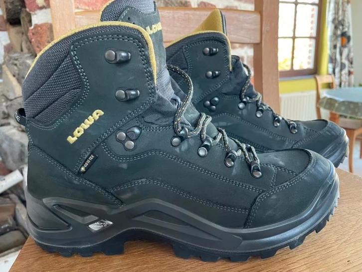 Nouvelles bottines Lowa Renegate GTX Mid 41 1/2, Sports & Fitness, Alpinisme & Randonnée, Neuf, Chaussures, Enlèvement ou Envoi