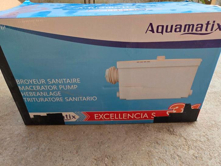 Sanitaire broyeur / macerator pomp Aquamatic – in doos, Elektronische apparatuur, Overige elektronische apparatuur, Ophalen
